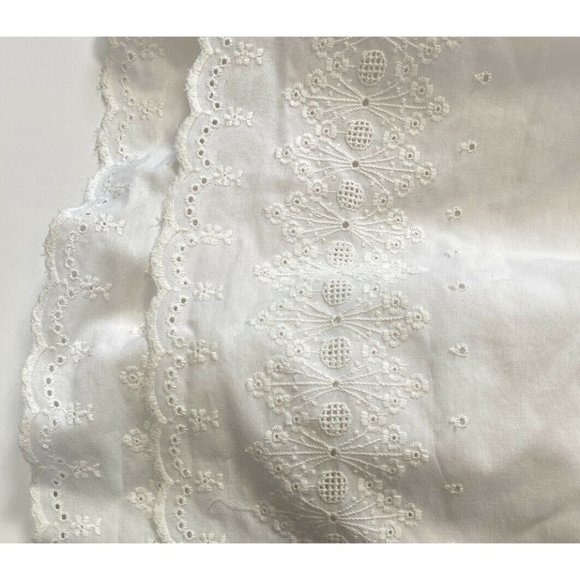 Antique Intricate Lace Textile Cotton Tablecloth Skirt Bedskirt 48x68 - 26 drop - Picture 8 of 9